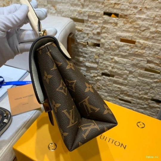 VUITTON LOCKY LOUIS BB 0813